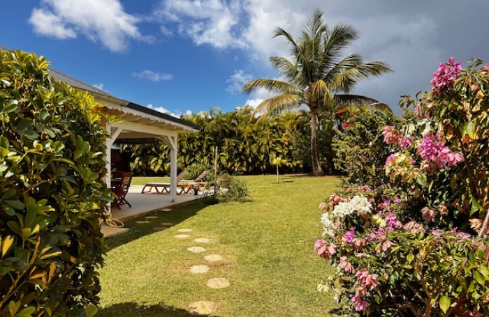 A LOUER VILLA F4 MEUBLEE ENTR PISCINE ET JARDIN INCLUS &agrave; SAINT-ALBAN