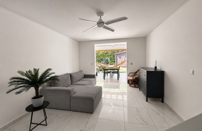 Immeuble de rapport au Gosier P&eacute;rinet   3 duplex lou&eacute;s   Terrain 2020 m2   Rentabilit&eacute; attractive