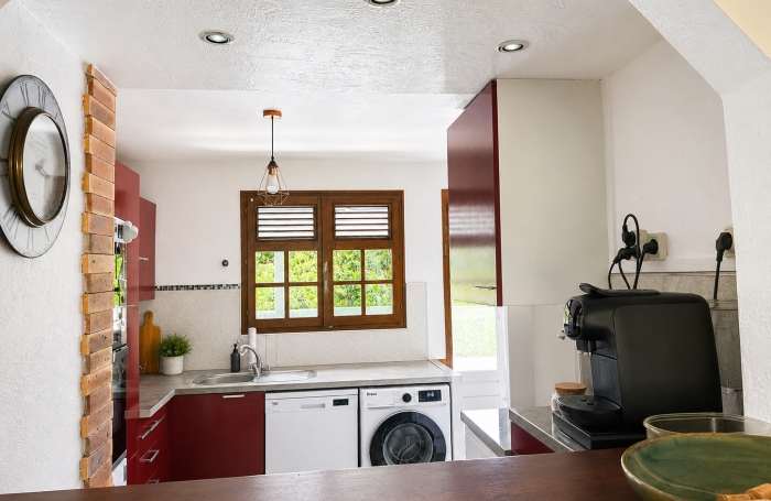 Immeuble de rapport au Gosier P&eacute;rinet   3 duplex lou&eacute;s   Terrain 2020 m2   Rentabilit&eacute; attractive