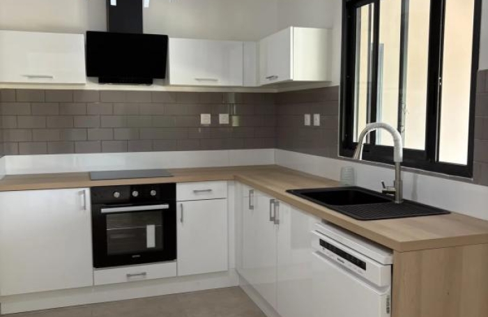 Location Maison 95.62m&sup2; 4 pièces Gosier