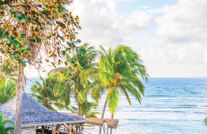Studio vue mer en premi&egrave;re ligne &agrave; Sainte-Anne   Dernier &eacute;tage   R&eacute;sidence s&eacute;curis&eacute;e avec acc&egrave;s plage
