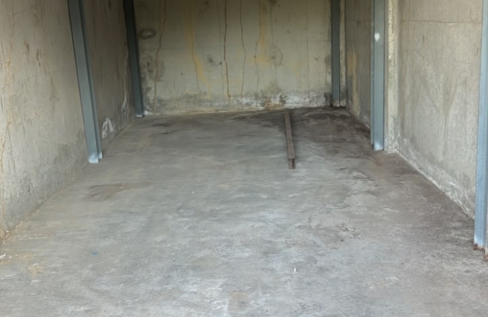GARAGE AVEC MEZZANINE