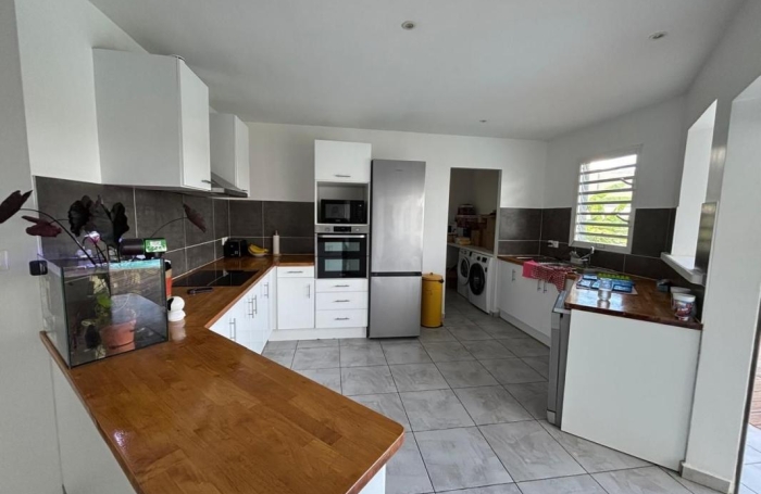 Location Maison 176m&sup2; 5 pièces Sainte Anne
