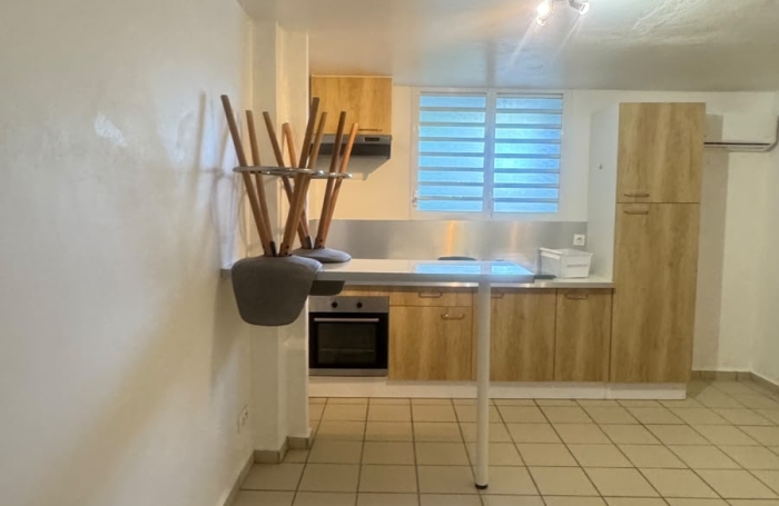STUDIO MEUBLE EMPLACEMENT PRIVILEGIE