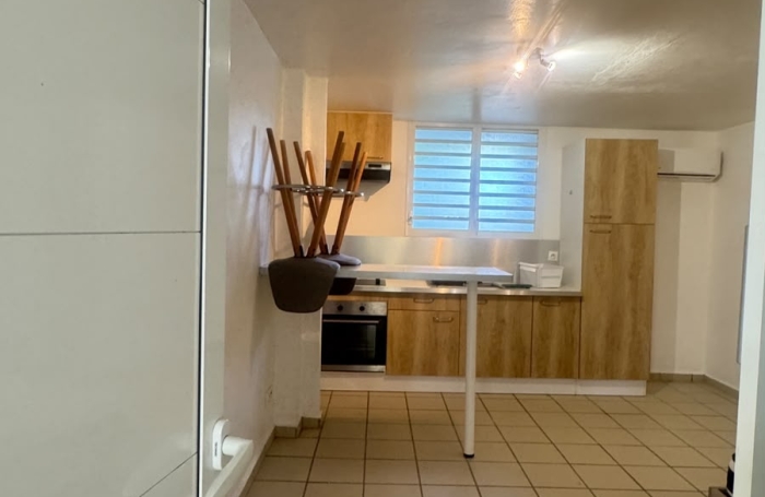 STUDIO MEUBLE EMPLACEMENT PRIVILEGIE