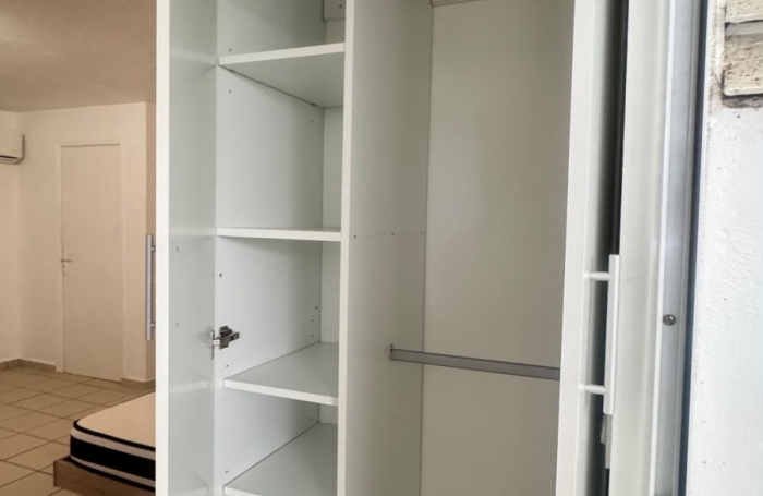 STUDIO MEUBLE EMPLACEMENT PRIVILEGIE