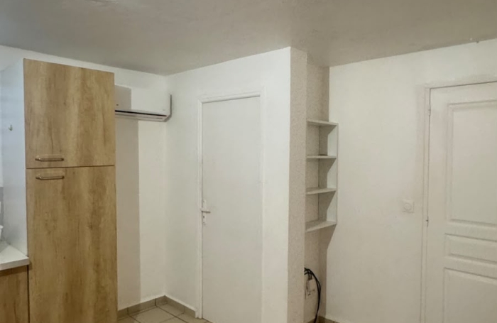 STUDIO MEUBLE EMPLACEMENT PRIVILEGIE