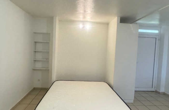 STUDIO MEUBLE EMPLACEMENT PRIVILEGIE