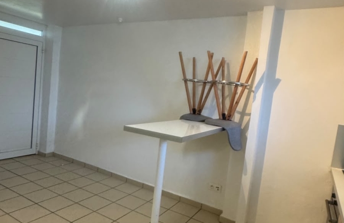 STUDIO MEUBLE EMPLACEMENT PRIVILEGIE