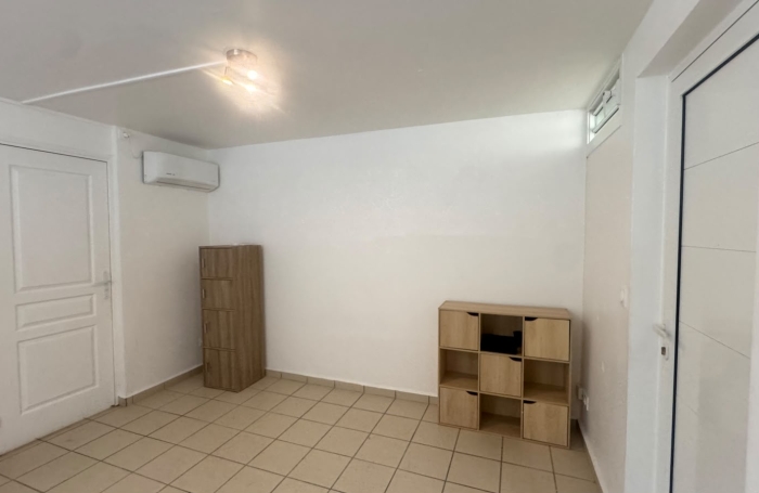 STUDIO MEUBLE EMPLACEMENT PRIVILEGIE