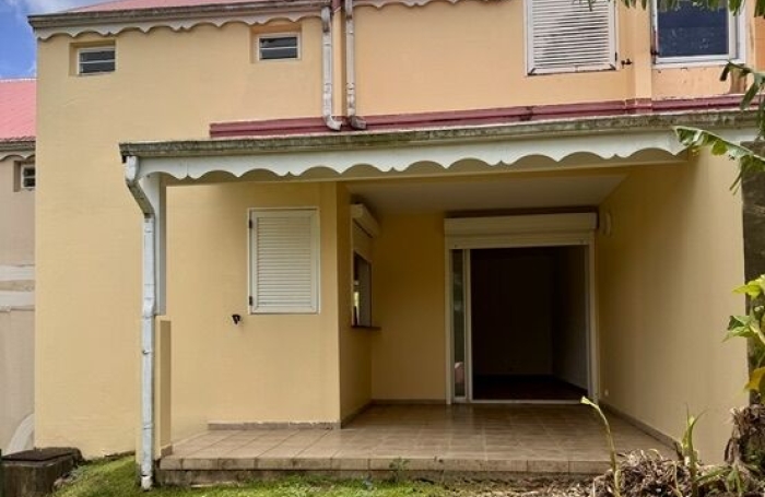 Vente Appartement 66m&sup2; 3 pièces Gourbeyre