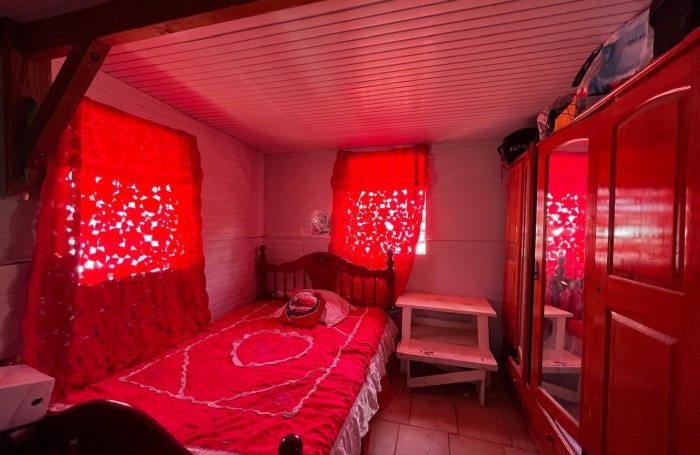 BASSE-TERRE - Maison familiale T 5 avec studio ind&eacute;pendant