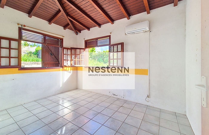 Vente Maison 160m&sup2; 8 pi&egrave;ces Lamentin