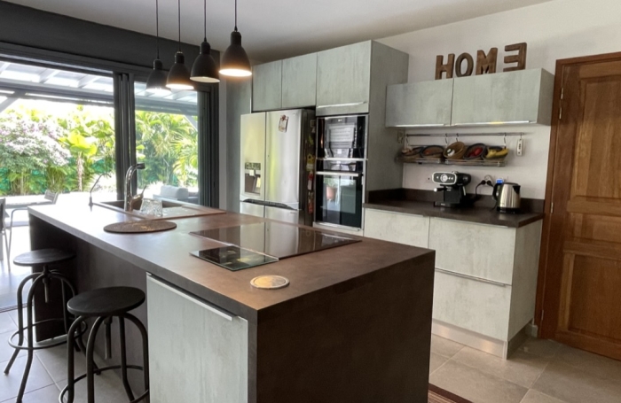 LOCATION VILLA F6 MEUBLEE avec Piscine, garage et bungalow F2 (entr jardin et piscine inclus)