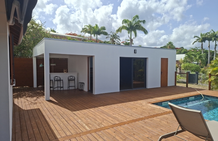 DESHAIES   VILLA CREOLE RENOVEE AVEC PISCINE ET ACCES DIRECT A UNE CRIQUE
