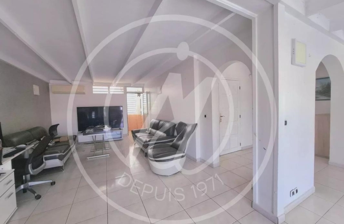 Vente Appartement 132.33m&sup2; 4 pièces Pointe-&agrave;-Pitre
