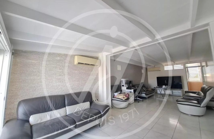 Vente Appartement 132.33m&sup2; 4 pièces Pointe-&agrave;-Pitre
