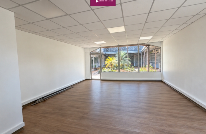 Location Local commercial 97139
