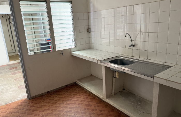Vente Local commercial 74m&sup2; Les Abymes