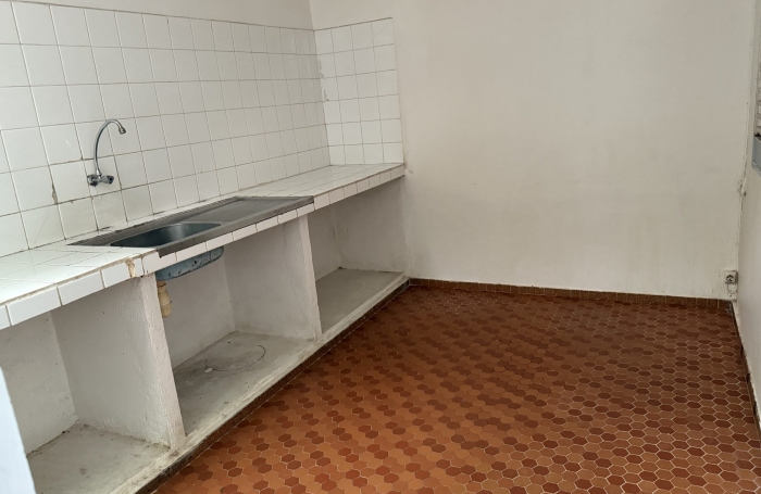 Vente Local commercial 74m&sup2; Les Abymes