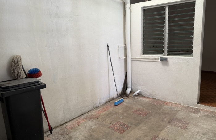 Vente Local commercial 74m&sup2; Les Abymes
