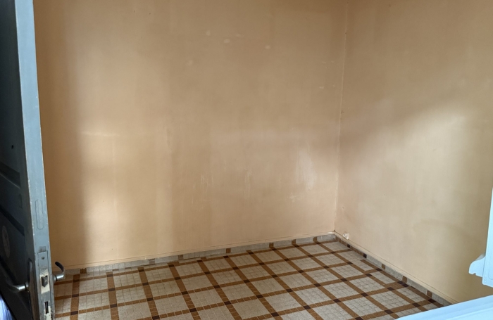 Vente Local commercial 74m&sup2; Les Abymes