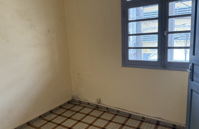 Vente Local commercial 74m&sup2; Les Abymes