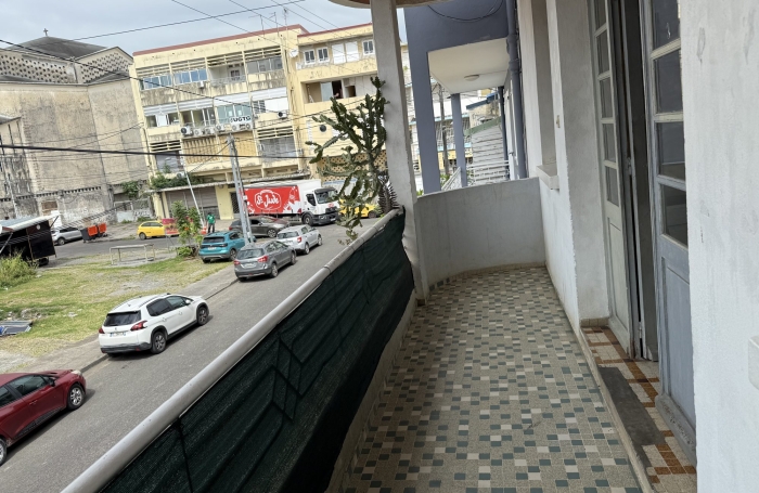 Vente Local commercial 74m&sup2; Les Abymes