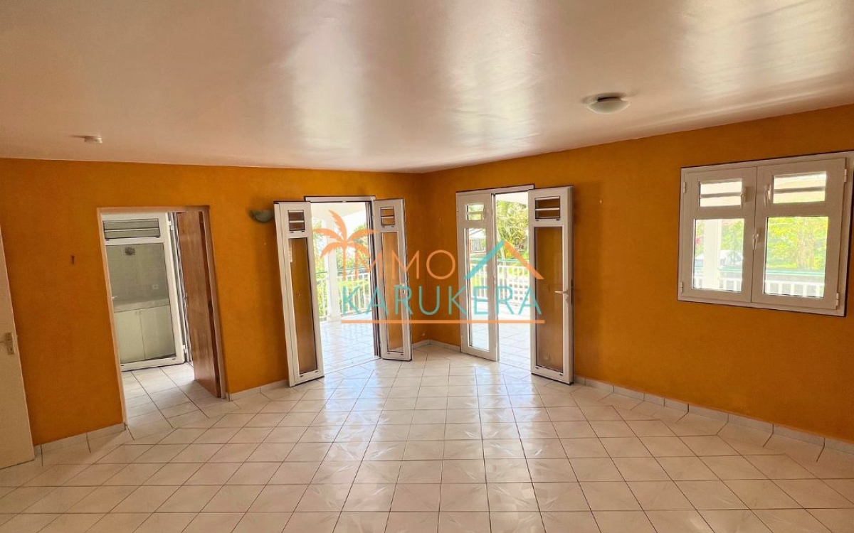 Haut de villa T4 &agrave; Saint-Claude (Belfond) &ndash; Vue mer