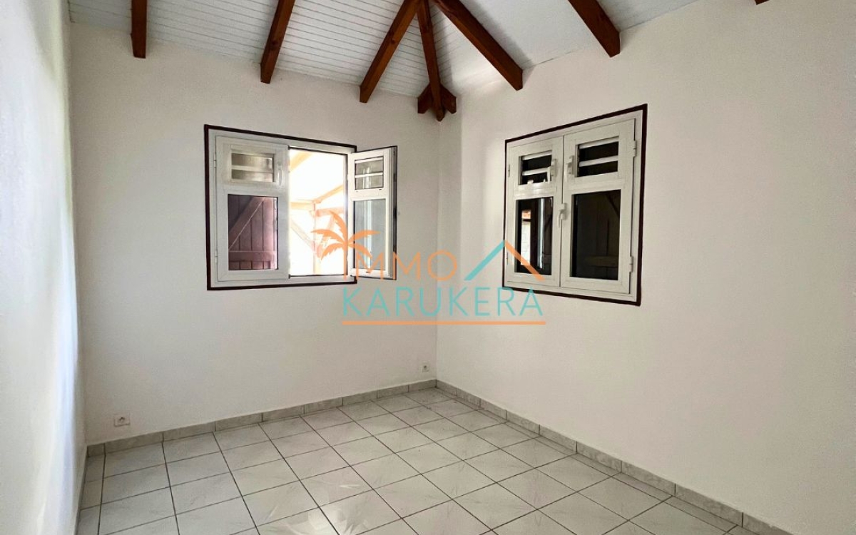 Haut de villa T4 &agrave; Saint-Claude (Belfond) &ndash; Vue mer
