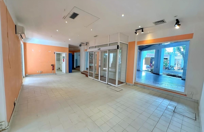 Location Local commercial 61m&sup2; Saint Fran&ccedil;ois