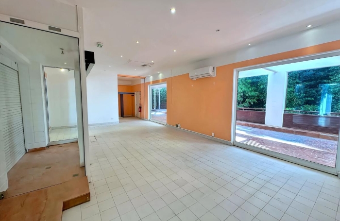 Location Local commercial 61m&sup2; Saint Fran&ccedil;ois
