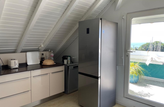 &Agrave; LOUER &Aacute; GOURBEYRE- T3 lumineux avec vue mer et Port de Plaisance de Rivi&egrave;re-Sens