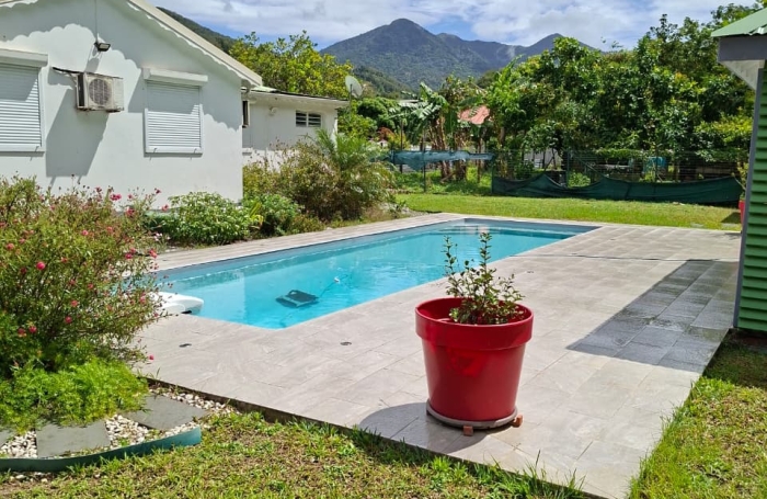 POINTE-NOIRE   VILLA DE 150 M2 AVEC PISCINE AU SEL & JACUZZI