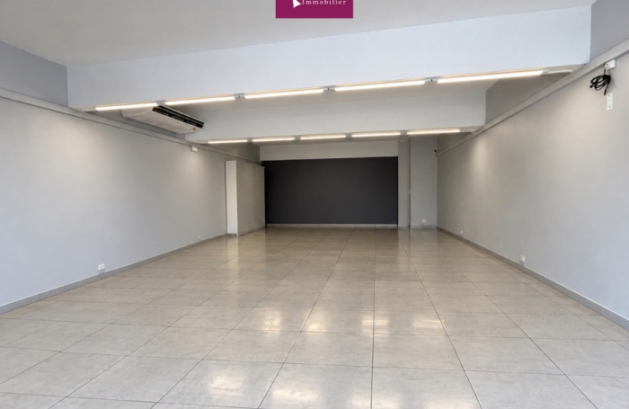 &Agrave; louer   Local commercial 132 m2 avec excellente visibilit&eacute; &agrave; Baillif (97123)
