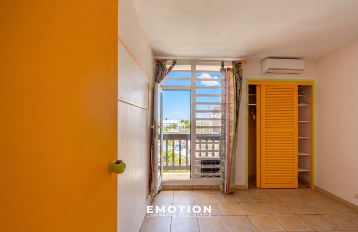 Appartement T2   53,48 m2, vue marina et mer + grand box ferm&eacute; de 15 m2 + une cave de 4,5 m2 - Marina du Gosie