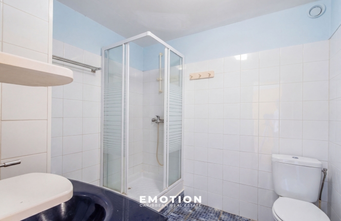 Appartement T2   53,48 m2, vue marina et mer + grand box ferm&eacute; de 15 m2 + une cave de 4,5 m2 - Marina du Gosie