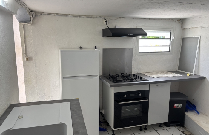 &Agrave; LOUER   SPACIEUX T2 MEUBL&Eacute; D&rsquo;ENVIRON 50 M2   PROCHE DU BOURG DU GOSIER