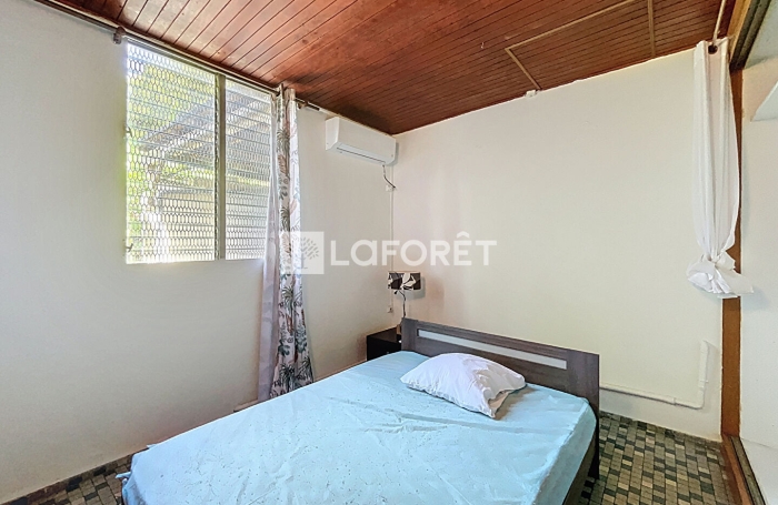 Location Local commercial 120m&sup2; 6 pi&egrave;ces Gosier