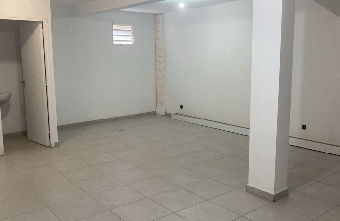 Location Local commercial 120m&sup2; Gosier