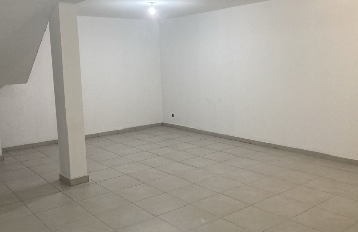 Location Local commercial 120m&sup2; Gosier