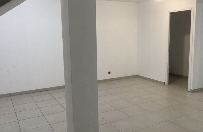 Location Local commercial 120m&sup2; Gosier