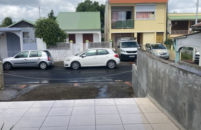 Location Local commercial 120m&sup2; Gosier