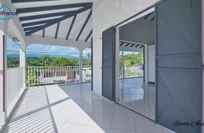 Location Appartement 87m&sup2; 4 pièces Petit-Bourg