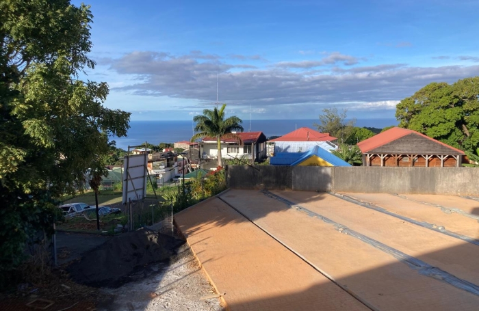 SAINT-CLAUDE  Appartement T2 climatis&eacute; avec terrasse et vue mer- R&eacute;sidence s&eacute;curis&eacute;e