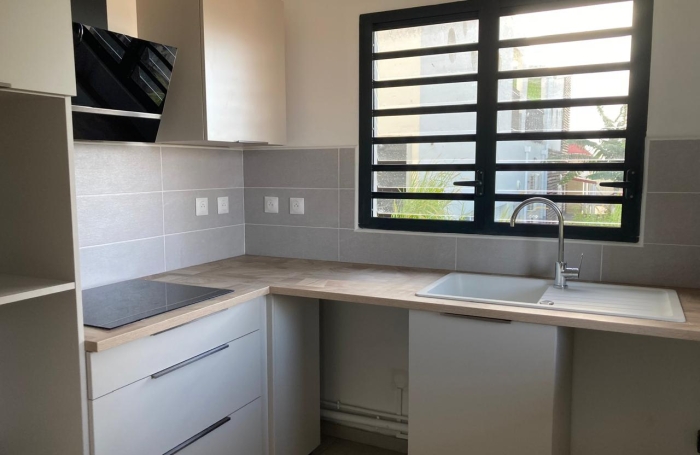 SAINT-CLAUDE  Appartement T2 climatis&eacute; avec terrasse et vue mer- R&eacute;sidence s&eacute;curis&eacute;e