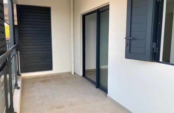 SAINT-CLAUDE  Appartement T2 climatis&eacute; avec terrasse et vue mer- R&eacute;sidence s&eacute;curis&eacute;e