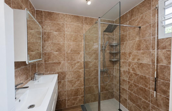 Vente Maison 147m&sup2; 5 pièces Les Abymes