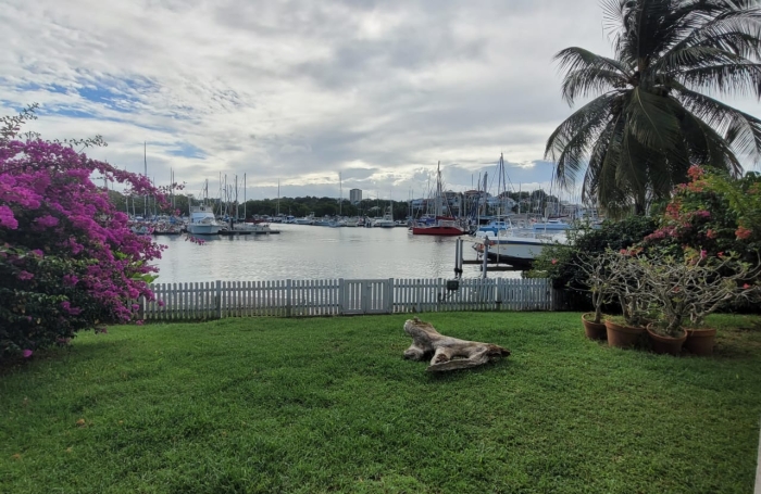 GOSIER MARINA RARE A LA LOCATION