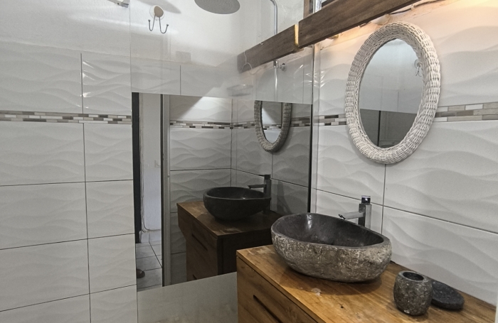 Studio meubl&eacute; R&eacute;sidence s&eacute;curis&eacute;e avec piscine Bas du Fort